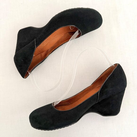 Gentle Souls Wedge Pumps Size 8.5M Black Suede Leather Upper Classic Comfort Sty - Picture 3 of 15